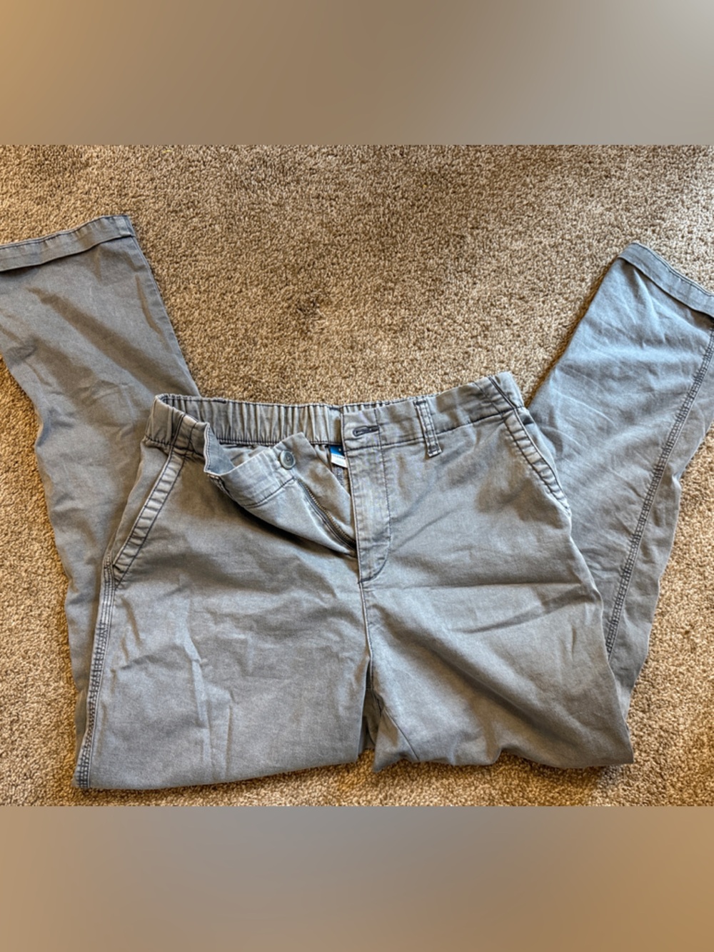 Old Navy women’s Gray Elastic-Waist Chinos